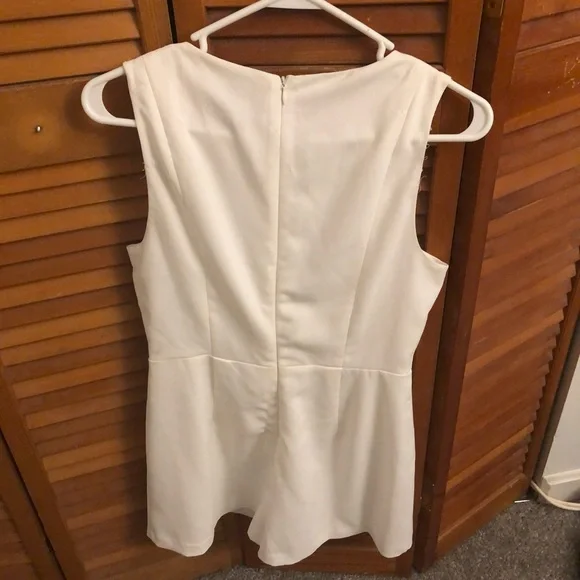 Forever 21 Wedding Romper Size M - 6 US - Picture 3 of 4